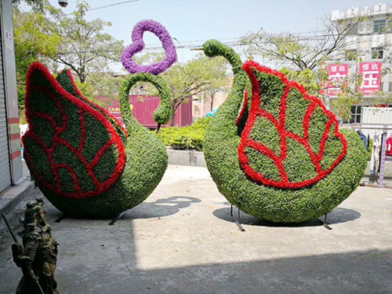 仿真植物墙：办公环境的绿色革命